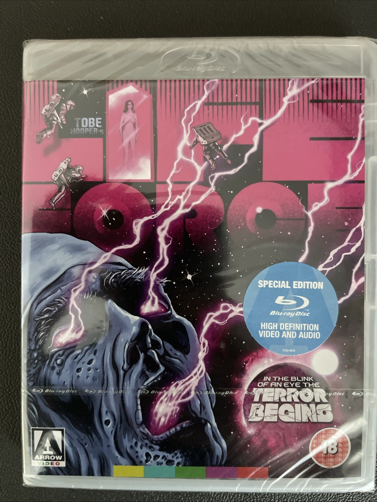 Lifeforce (Blu-ray Arrow Video) Region B/2 Tobe Hooper Sci-Fi Gore Horror