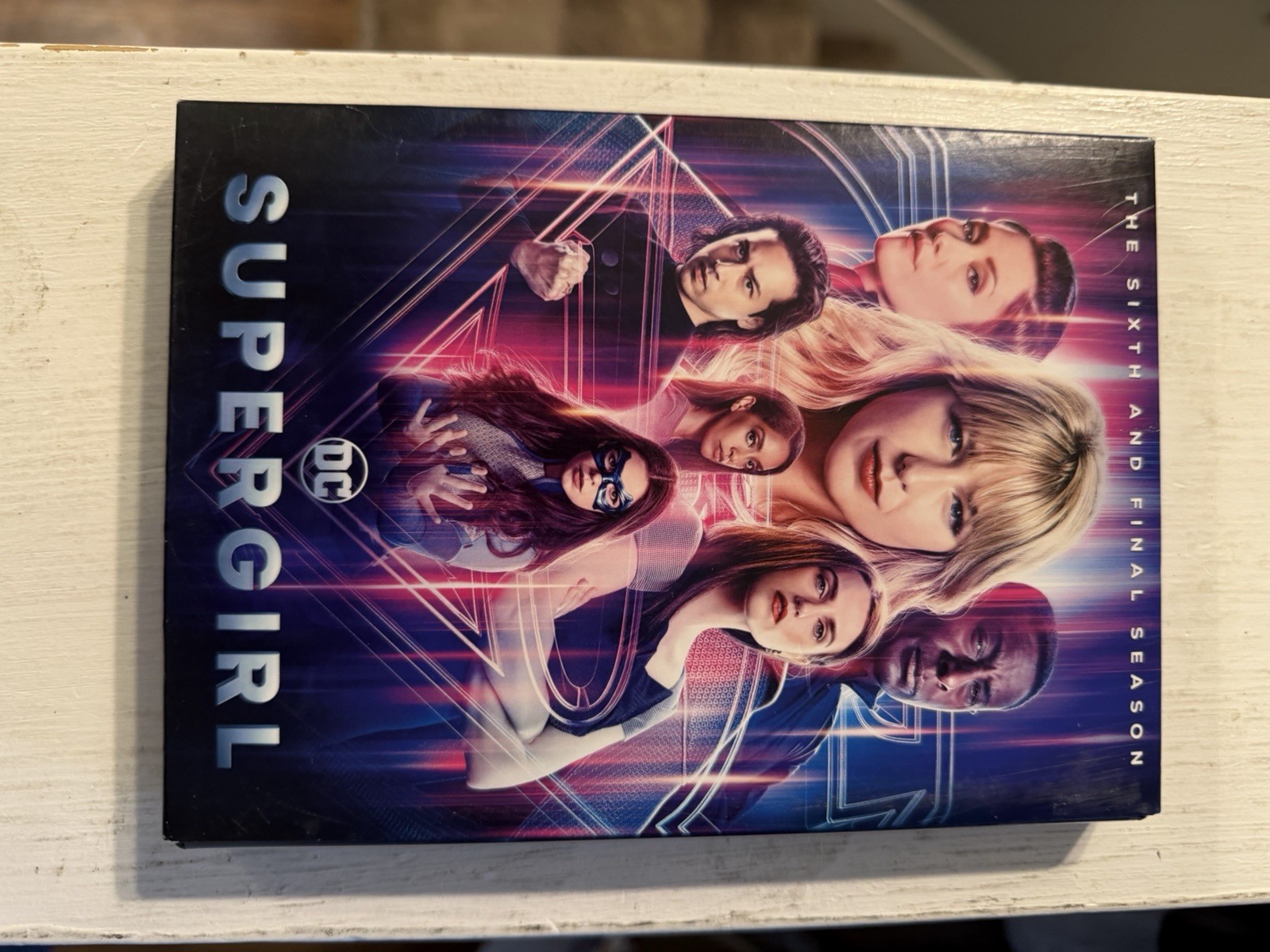 Supergirl: The Sixth and Final Season (DVD) + Slipcover