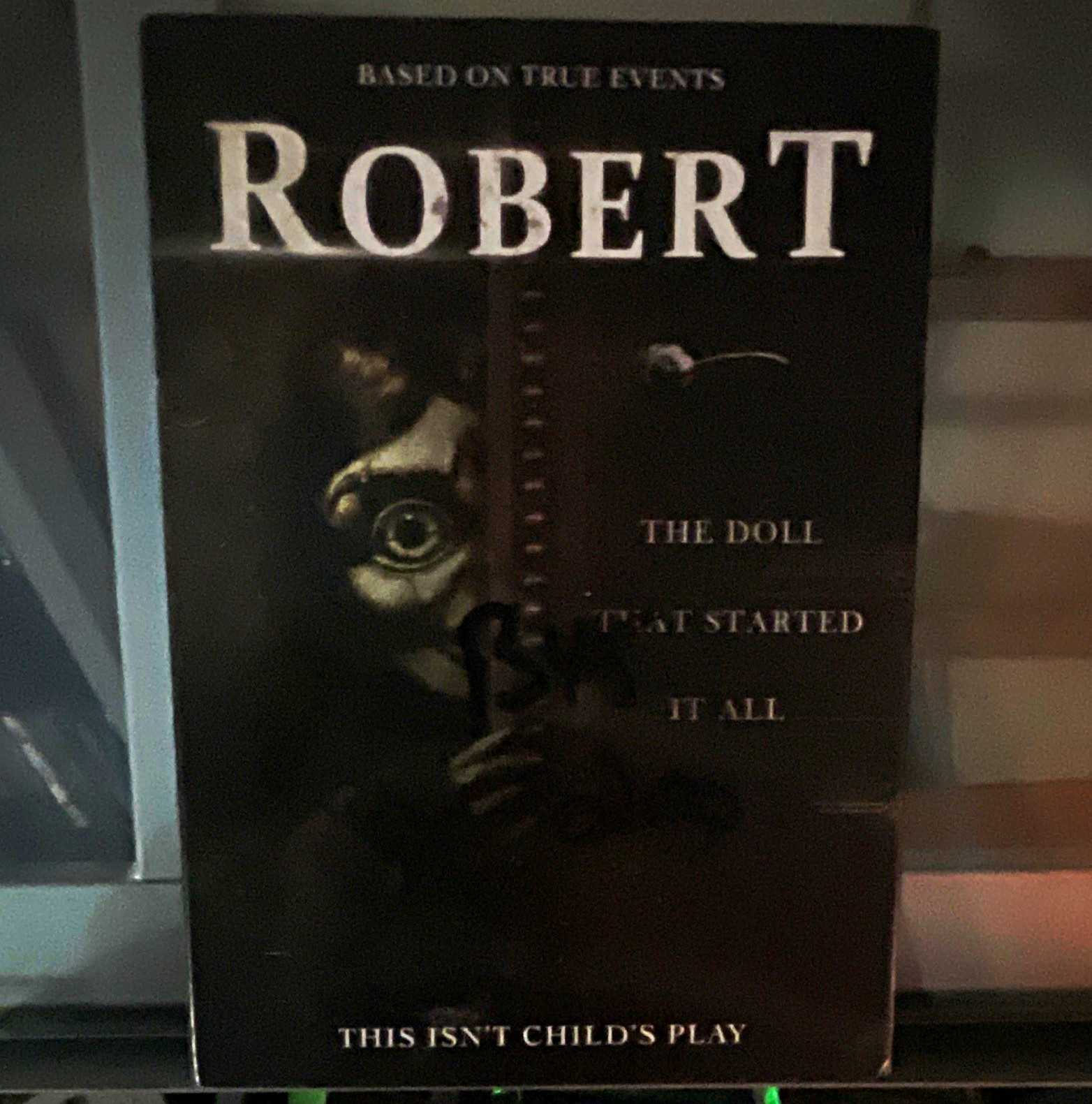 Robert: The Doll That Started It All DVD Movie – NR (Robert DVD)